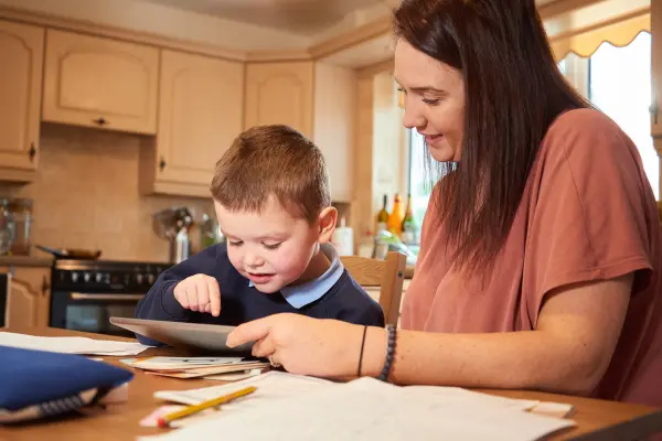 5 Mejores apps de lectura para enseñar a los niños en casa